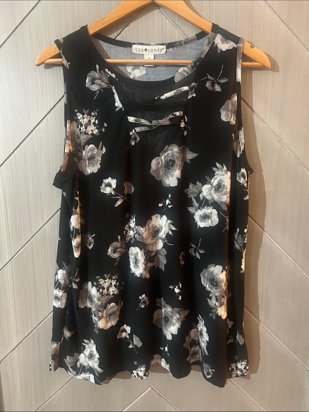 eye candy Black Floral Sleeveless Camisole
